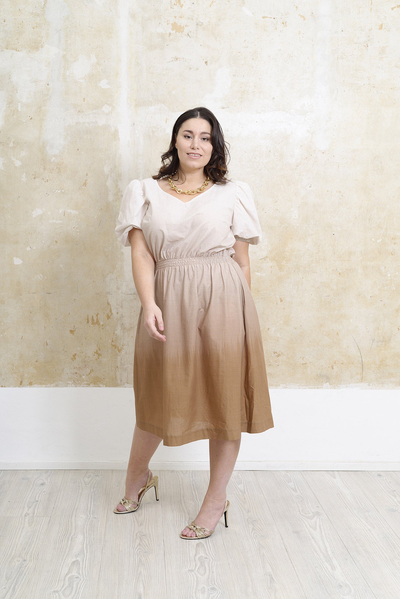 Kleid-Emi-Frau-Ombré-Kleid-großer-Goldschuck-Plus-Size-Übergöße-Große-Größe
