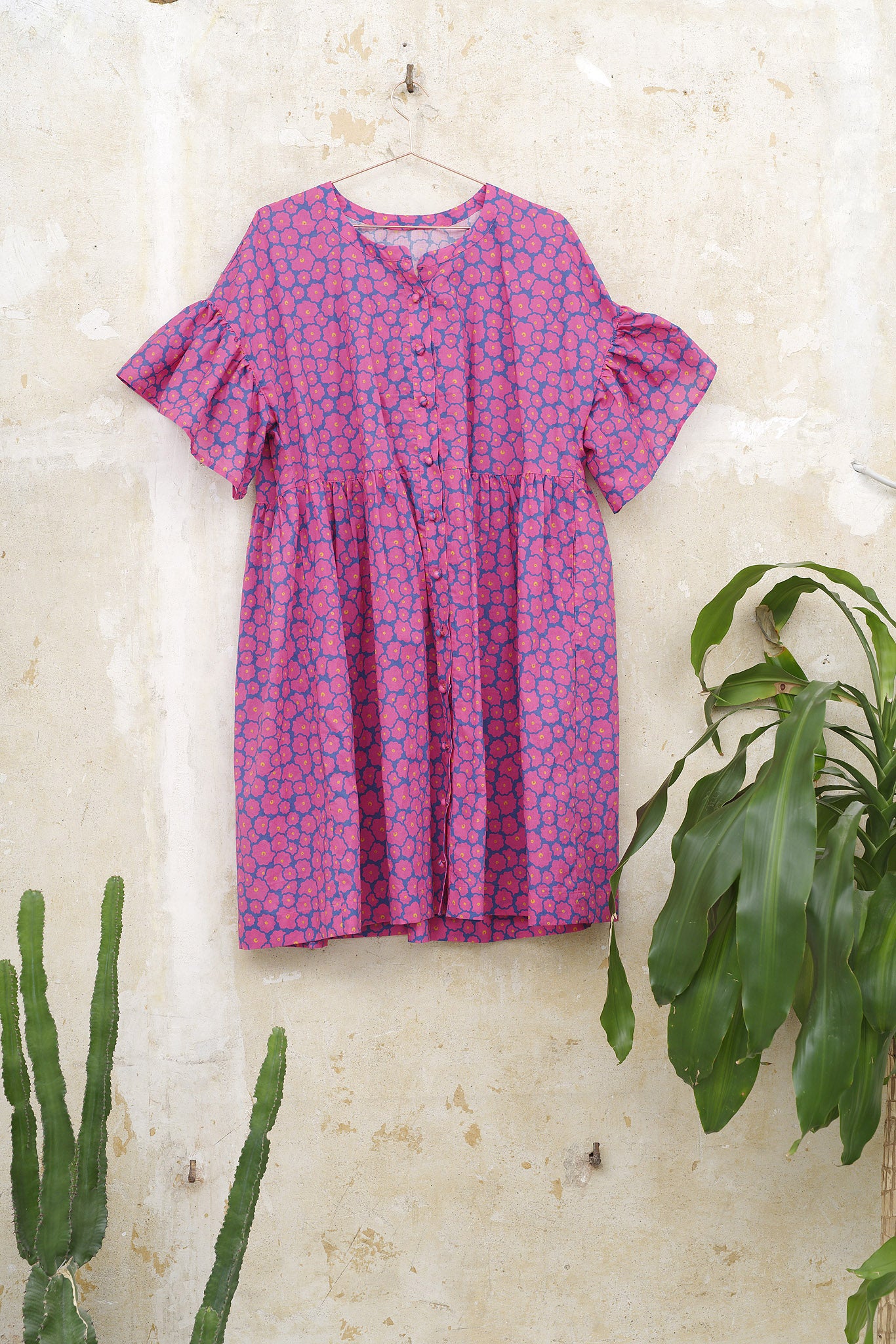 Kleid-Maya-Pink-Blumen-Kurz-Weite-Ärmel-Knöpfe-Plus-Size-Übergröße-große-Größe